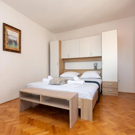 Apartament Crljenko With Sea View