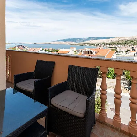 Crljenko With Sea View Apartament *