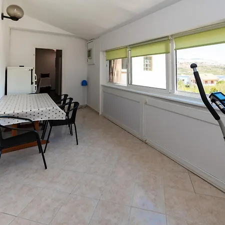 Apartament Crljenko With Sea View *