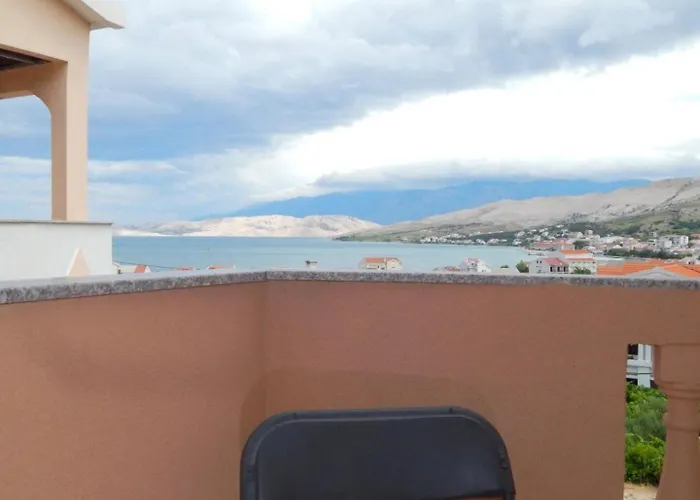 Crljenko With Sea View Apartment Pag Town