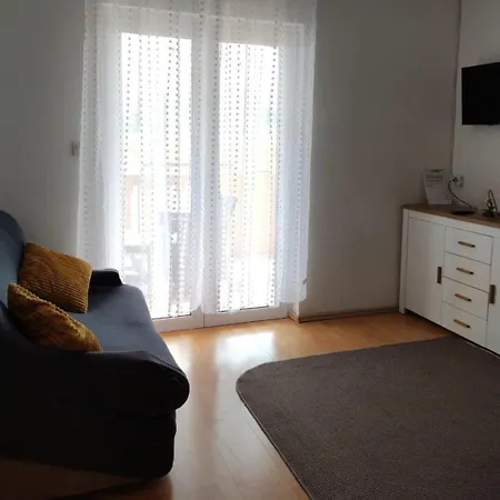 Apartman Crljenko With Sea View