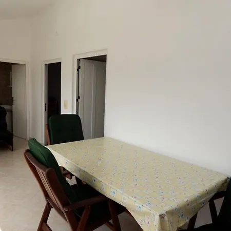 Apartman Crljenko With Sea View