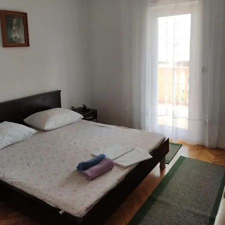 Apartman Crljenko With Sea View *